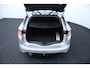 Renault Megane Estate 1.3 TCe Bose/ Automaat/ Trekhaak/ 17'' LMV/ Apple + Android/ Dode-Hoek DET./ Half-Leder/ Lane-Assist./ Camera/ Keyless/ PDC V+a/ Extra getint glas/ DAB+/ Dakrails.