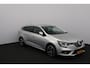 Renault Megane Estate 1.3 TCe Bose/ Automaat/ Trekhaak/ 17'' LMV/ Apple + Android/ Dode-Hoek DET./ Half-Leder/ Lane-Assist./ Camera/ Keyless/ PDC V+a/ Extra getint glas/ DAB+/ Dakrails.