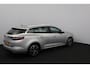 Renault Megane Estate 1.3 TCe Bose/ Automaat/ Trekhaak/ 17'' LMV/ Apple + Android/ Dode-Hoek DET./ Half-Leder/ Lane-Assist./ Camera/ Keyless/ PDC V+a/ Extra getint glas/ DAB+/ Dakrails.