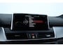 BMW 2-Serie Active Tourer 225xe iPerformance M-Sport Hybrid/ Automaat!/ LED Koplampen/ HUD/ Zwarte Hemel/ 18''LMV/ Stoelverw./ Keyless/ LEDER/ Clima/ Navi/ Cruise/ Bluetooth/ Multi. Sportstuur/ PDC V+A/ Extra getint glas.