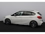 BMW 2-Serie Active Tourer 225xe iPerformance M-Sport Hybrid/ Automaat!/ LED Koplampen/ HUD/ Zwarte Hemel/ 18''LMV/ Stoelverw./ Keyless/ LEDER/ Clima/ Navi/ Cruise/ Bluetooth/ Multi. Sportstuur/ PDC V+A/ Extra getint glas.