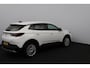 Opel Grandland X 1.2 Turbo Innovation/ D-RIEM VERV: 53.000 KM!/ Camera/ 18'' LMV/ Apple + Android/ Lane-Assist./ Dode-Hoek DET./ Clima/ Cruise/ Bluetooth/ Multi. LEDER. Stuur/ Mistl./ PDC V+A/ Extra getint glas.
