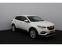 Opel Grandland X 1.2 Turbo Innovation/ D-RIEM VERV: 53.000 KM!/ Camera/ 18'' LMV/ Apple + Android/ Lane-Assist./ Dode-Hoek DET./ Clima/ Cruise/ Bluetooth/ Multi. LEDER. Stuur/ Mistl./ PDC V+A/ Extra getint glas.
