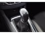 Peugeot 308 SW 1.2 PureTech Style/ D-Riem verv: 128.000 KM!/ DEALER ONDERHOUDEN!/ Trekhaak/ Panorama-Dak/ DAB+/ Extra getint glas/ PDC/ Navi/ Clima/ Cruise/ Bluetooth/ Multi. LEDER. Stuur/ Mistl./ Chroom/ Dakrails.