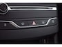 Peugeot 308 SW 1.2 PureTech Style/ D-Riem verv: 128.000 KM!/ DEALER ONDERHOUDEN!/ Trekhaak/ Panorama-Dak/ DAB+/ Extra getint glas/ PDC/ Navi/ Clima/ Cruise/ Bluetooth/ Multi. LEDER. Stuur/ Mistl./ Chroom/ Dakrails.