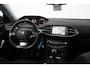 Peugeot 308 SW 1.2 PureTech Style/ D-Riem verv: 128.000 KM!/ DEALER ONDERHOUDEN!/ Trekhaak/ Panorama-Dak/ DAB+/ Extra getint glas/ PDC/ Navi/ Clima/ Cruise/ Bluetooth/ Multi. LEDER. Stuur/ Mistl./ Chroom/ Dakrails.
