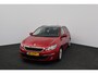 Peugeot 308 SW 1.2 PureTech Style/ D-Riem verv: 128.000 KM!/ DEALER ONDERHOUDEN!/ Trekhaak/ Panorama-Dak/ DAB+/ Extra getint glas/ PDC/ Navi/ Clima/ Cruise/ Bluetooth/ Multi. LEDER. Stuur/ Mistl./ Chroom/ Dakrails.