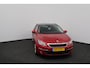 Peugeot 308 SW 1.2 PureTech Style/ D-Riem verv: 128.000 KM!/ DEALER ONDERHOUDEN!/ Trekhaak/ Panorama-Dak/ DAB+/ Extra getint glas/ PDC/ Navi/ Clima/ Cruise/ Bluetooth/ Multi. LEDER. Stuur/ Mistl./ Chroom/ Dakrails.