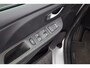 Renault Clio 0.9 TCe Limited/ Stoelverw./ Keyless/ Regensensor/ Apple + Android/ DAB+/ Navi/ Clima/ Cruise/ Elek. pakket/ Isofix/ Bluetooth/ Multi. LEDER. Stuur/ Mistl./ LED Dagrijverl.