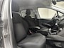 Peugeot 208 1.2 PureTech Signature/ LED Dagrijverl./ Apple+Android/ DAB+/ Airco/ Navi/ Cruise/ Bluetooth/ Multi.LEDER.Stuur/ Elek.Pakket/ Isofix/ PDC Achter.