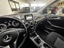 Mercedes-Benz B-klasse 180 Ambition/ Bi-Xenon/ Stoelverw./ PDC V+A/ Navi/ Airco/ Cruise/ Elek. pakket/ Isofix/ Bluetooth/ Armsteun/ Multi. LEDER. Stuur.