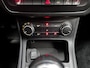 Mercedes-Benz B-klasse 180 Ambition/ Bi-Xenon/ Stoelverw./ PDC V+A/ Navi/ Airco/ Cruise/ Elek. pakket/ Isofix/ Bluetooth/ Armsteun/ Multi. LEDER. Stuur.
