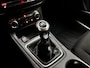 Mercedes-Benz B-klasse 180 Ambition/ Bi-Xenon/ Stoelverw./ PDC V+A/ Navi/ Airco/ Cruise/ Elek. pakket/ Isofix/ Bluetooth/ Armsteun/ Multi. LEDER. Stuur.