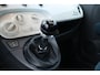 Fiat 500 1.2 Naked/ 4-Cilnder/ 14'' LMV/ Stuurbekr./ C.V. Afstand/ Elek. pakket/ Radio-CD/ Chroom/ Getint glas/ Dagrijverl.
