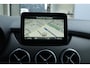 Mercedes-Benz B-klasse 180 Business Solution/ Trekhaak/ 18'' LMV/ LED Koplampen/ Camera/ Keyless-GO/ Stoelverw./ Zwarte-Hemel/ Sportstoelen/ Navi/ Bluetooth/ Multi. Sportstuur/ PDC V+A/ Chroom/ Extra getint glas.