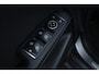 Mercedes-Benz B-klasse 180 Business Solution/ Trekhaak/ 18'' LMV/ LED Koplampen/ Camera/ Keyless-GO/ Stoelverw./ Zwarte-Hemel/ Sportstoelen/ Navi/ Bluetooth/ Multi. Sportstuur/ PDC V+A/ Chroom/ Extra getint glas.