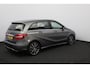 Mercedes-Benz B-klasse 180 Business Solution/ Trekhaak/ 18'' LMV/ LED Koplampen/ Camera/ Keyless-GO/ Stoelverw./ Zwarte-Hemel/ Sportstoelen/ Navi/ Bluetooth/ Multi. Sportstuur/ PDC V+A/ Chroom/ Extra getint glas.