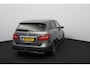 Mercedes-Benz B-klasse 180 Business Solution/ Trekhaak/ 18'' LMV/ LED Koplampen/ Camera/ Keyless-GO/ Stoelverw./ Zwarte-Hemel/ Sportstoelen/ Navi/ Bluetooth/ Multi. Sportstuur/ PDC V+A/ Chroom/ Extra getint glas.