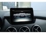 Mercedes-Benz B-klasse 180 Business Solution/ Trekhaak/ 18'' LMV/ LED Koplampen/ Camera/ Keyless-GO/ Stoelverw./ Zwarte-Hemel/ Sportstoelen/ Navi/ Bluetooth/ Multi. Sportstuur/ PDC V+A/ Chroom/ Extra getint glas.