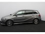 Mercedes-Benz B-klasse 180 Business Solution/ Trekhaak/ 18'' LMV/ LED Koplampen/ Camera/ Keyless-GO/ Stoelverw./ Zwarte-Hemel/ Sportstoelen/ Navi/ Bluetooth/ Multi. Sportstuur/ PDC V+A/ Chroom/ Extra getint glas.
