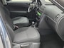 Skoda Yeti 1.2 TSI Comfort/ Trekhaak/ Automaat/ 16'' LMV/ Extra getint glas/ PDC/ Airco/ LEDER. Stuur/ Isofix/ Armsteun/ Dagrijverl./ Metallic lak.