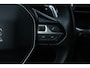 Peugeot 3008 1.2 PureTech Allure/ D-Riem verv: 95.000 Kilometer!/ Automaat/ Trekhaak/ Virtual Dashb./ 18'' LMV/ LED Koplampen/ Half-Leder/ Keyless/ Dode-Hoek DET./ Apple + Android/ Lane-Assist./ Extra getint glas/ Bluetooth/