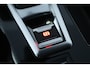 Peugeot 3008 1.2 PureTech Allure/ D-Riem verv: 95.000 Kilometer!/ Automaat/ Trekhaak/ Virtual Dashb./ 18'' LMV/ LED Koplampen/ Half-Leder/ Keyless/ Dode-Hoek DET./ Apple + Android/ Lane-Assist./ Extra getint glas/ Bluetooth/