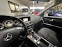 Mercedes-Benz C-klasse 180 Business Class Elegance /96.000KM NAP! /AUTOMAAT! /Trekhaak! /Navi /Climat /Cruise /Elek. pakket /Bluetooth /Multi. LEDER Stuur /Regensensor /16"LMV /LED Dagrijverl. /PDC V+A /Isofix /Armsteun.