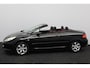 Peugeot 307 CC 2.0-16V/ Automaat!/ Leder/ Elek. Kap/ Stoelverw./ 16'' LMv/ Clima/ Cruise/ Elek. pakket/ LEDER. Stuur/ Mistl./ Getint glas/ PDC/ Metallic lak.
