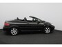 Peugeot 307 CC 2.0-16V/ Automaat!/ Leder/ Elek. Kap/ Stoelverw./ 16'' LMv/ Clima/ Cruise/ Elek. pakket/ LEDER. Stuur/ Mistl./ Getint glas/ PDC/ Metallic lak.