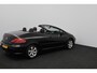 Peugeot 307 CC 2.0-16V/ Automaat!/ Leder/ Elek. Kap/ Stoelverw./ 16'' LMv/ Clima/ Cruise/ Elek. pakket/ LEDER. Stuur/ Mistl./ Getint glas/ PDC/ Metallic lak.