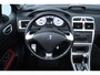 Peugeot 307 CC 2.0-16V/ Automaat!/ Leder/ Elek. Kap/ Stoelverw./ 16'' LMv/ Clima/ Cruise/ Elek. pakket/ LEDER. Stuur/ Mistl./ Getint glas/ PDC/ Metallic lak.