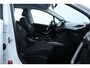 Peugeot 2008 1.2 PureTech Blue Lion /Trekhaak! /Apple + Android /DAB+! /Navi /Airco /Cruise /Elek. pakket /Bluetooth /Isofix /LED Dagrijverl. /PDC /Dakrails /Mistlampen /Isofix.