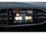 Peugeot 308 1.2 PureTech Active /D-Riem Verv. 180.000KM! /Trekhaak! /Apple + Android /DAB+! /Navi /Climat /Cruise /Elek. pakket /Bluetooth /LED Dagrijverl. /16"LMV /Getint glas /PDC /Isofix /Armsteun.