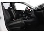 Citroën C3 1.2 PureTech Shine/ DEALER ONDERHOUDEN!/ AUTOMAAT!/ D-Riem verv: 91.000 KM!/ Two-Tone/ Camera/ 17'' LMV/ Apple + Android/ DAB+/ Extra getint glas/ Navi/ Clima/ Cruise/ Elek. pakket/ Isofix/ Bluetooth/ Mistl./ PD