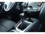 Nissan Qashqai 1.2 N-Connecta/ Trekhaak/ Panorama-Dak/ 18'' LMV/ Keyless/ 360° Camera/ Lane-Assist./ Navi/ Clima/ Cruise/ Elek. pakket/ Isofix/ Bluetooth/ Multi. LEDER. Stuur/ Mistl./ PDC V+A/ Extra getint glas/ Dakrails.