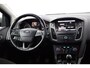 Ford Focus Wagon 1.0 Titanium Edition/ Voorruitverw./ 17'' LMV/ PDC V+A/ Navi/ Clima/ Cruise/ Elek. pakket/ Isofix/ Bluetooth/ Armsteun/ Multi. LEDER. Stuur/ Mistl./ Chroom/ Dakrails.
