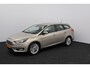 Ford Focus Wagon 1.0 Titanium Edition/ Voorruitverw./ 17'' LMV/ PDC V+A/ Navi/ Clima/ Cruise/ Elek. pakket/ Isofix/ Bluetooth/ Armsteun/ Multi. LEDER. Stuur/ Mistl./ Chroom/ Dakrails.