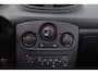 Renault Clio 1.2 TCE Business Line/ Dealer Onderhouden!/ 15'' LMV/ 5-Drs/ Airco/ C.V. Afstand/ Elek. pakket/ Isofix/ Radio-CD/ Mistl./ Getint glas/ Metallic lak.