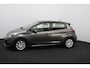 Peugeot 208 1.2 PureTech Active/ D-RIEM VERV: 63.000 KM!/ DEALER ONDERHOUDEN!/ 5-Drs/ Apple + Android/ Navi/ Airco/ Cruise/ Elek. pakket/ Isofix/ Bluetooth/ Armsteun/ Multi. LEDER. Stuur/ Dakspoiler/ LED Dagrijverl.