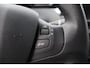 Peugeot 208 1.2 PureTech Active/ D-RIEM VERV: 63.000 KM!/ DEALER ONDERHOUDEN!/ 5-Drs/ Apple + Android/ Navi/ Airco/ Cruise/ Elek. pakket/ Isofix/ Bluetooth/ Armsteun/ Multi. LEDER. Stuur/ Dakspoiler/ LED Dagrijverl.