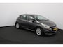 Peugeot 208 1.2 PureTech Active/ D-RIEM VERV: 63.000 KM!/ DEALER ONDERHOUDEN!/ 5-Drs/ Apple + Android/ Navi/ Airco/ Cruise/ Elek. pakket/ Isofix/ Bluetooth/ Armsteun/ Multi. LEDER. Stuur/ Dakspoiler/ LED Dagrijverl.