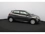 Peugeot 208 1.2 PureTech Active/ D-RIEM VERV: 63.000 KM!/ DEALER ONDERHOUDEN!/ 5-Drs/ Apple + Android/ Navi/ Airco/ Cruise/ Elek. pakket/ Isofix/ Bluetooth/ Armsteun/ Multi. LEDER. Stuur/ Dakspoiler/ LED Dagrijverl.