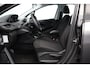 Peugeot 208 1.2 PureTech Active/ D-RIEM VERV: 63.000 KM!/ DEALER ONDERHOUDEN!/ 5-Drs/ Apple + Android/ Navi/ Airco/ Cruise/ Elek. pakket/ Isofix/ Bluetooth/ Armsteun/ Multi. LEDER. Stuur/ Dakspoiler/ LED Dagrijverl.