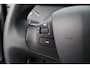 Peugeot 208 1.2 PureTech Active/ D-RIEM VERV: 63.000 KM!/ DEALER ONDERHOUDEN!/ 5-Drs/ Apple + Android/ Navi/ Airco/ Cruise/ Elek. pakket/ Isofix/ Bluetooth/ Armsteun/ Multi. LEDER. Stuur/ Dakspoiler/ LED Dagrijverl.