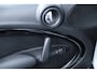 MINI Countryman 1.6 Cooper S Chili/ Automaat/ 184pk!/ Two-Tone/ Panorama-Dak/ 18'' LMV/ Bi-Xenon/ Keyless/ Stoelverw./ Zwarte-Hemel/ Leder/ Multi. LEDER. Stuur/ PDC/ Chroom.