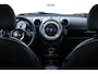 MINI Countryman 1.6 Cooper S Chili/ Automaat/ 184pk!/ Two-Tone/ Panorama-Dak/ 18'' LMV/ Bi-Xenon/ Keyless/ Stoelverw./ Zwarte-Hemel/ Leder/ Multi. LEDER. Stuur/ PDC/ Chroom.