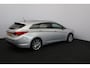 Hyundai i40 Wagon 2.0 GDI i-Catcher/ Pano-Dak!/ Trekhaak/ Camera/ Bi-Xenon/ 18"LMV/ Elek.Stoel/ Stoelverw./ Keyless/ Clima/ Navi/ Cruise/ Bluetooth/ Multi.LEDER.Stuur/ PDC.