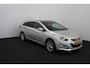 Hyundai i40 Wagon 2.0 GDI i-Catcher/ Pano-Dak!/ Trekhaak/ Camera/ Bi-Xenon/ 18"LMV/ Elek.Stoel/ Stoelverw./ Keyless/ Clima/ Navi/ Cruise/ Bluetooth/ Multi.LEDER.Stuur/ PDC.