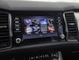 Skoda Kodiaq 1.5 TSI Sport 7 Persoons 150Pk Automaat (APPLE CARPLAY, GROOT NAVI, CLIMATE, GETINT GLAS, SPORTSTOELEN, ADAPTIVE CRUISE, PARKEERSENSOREN, TREKHAAK, NIEUWSTAAT)